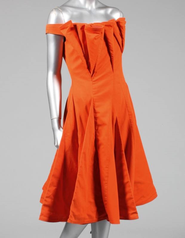 Hussein Chalayan cotton dress from the 2000s, sold as part of a lot for £450, Kerry Taylor Auctions 